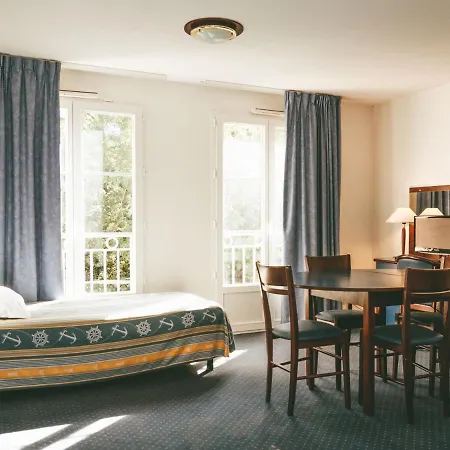 Well-Kept Apartment, Located In Nice Roche-Posay Apartament *