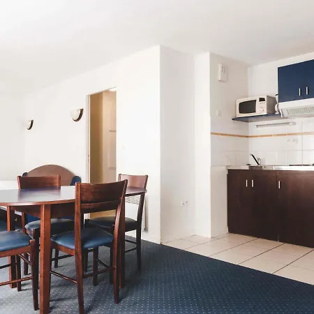Apartament Well-Kept Apartment, Located In Nice Roche-Posay